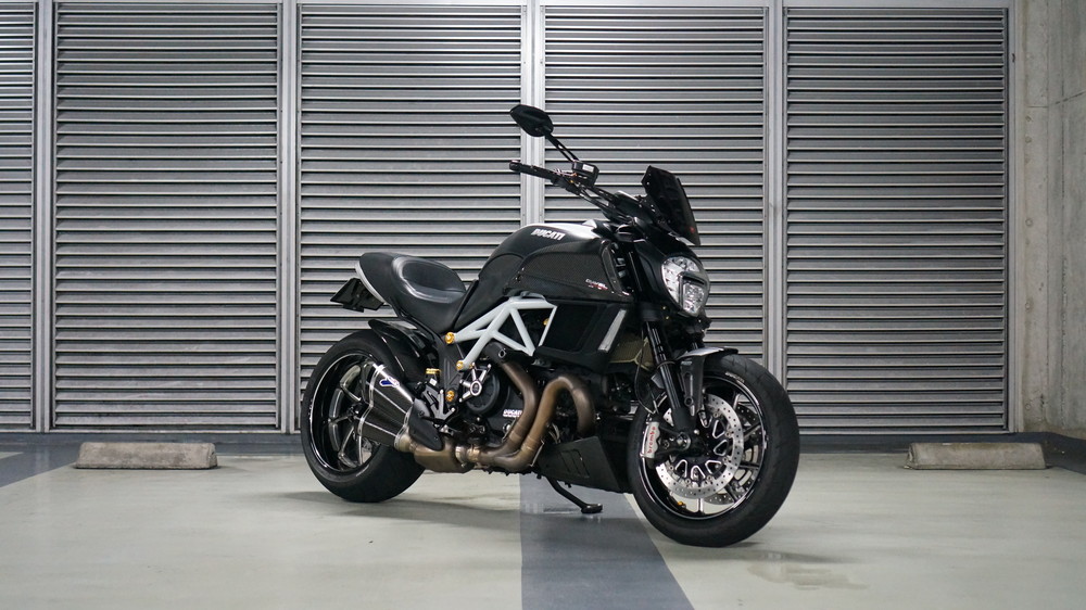 ディアベル カーボン | Moto-Gallery