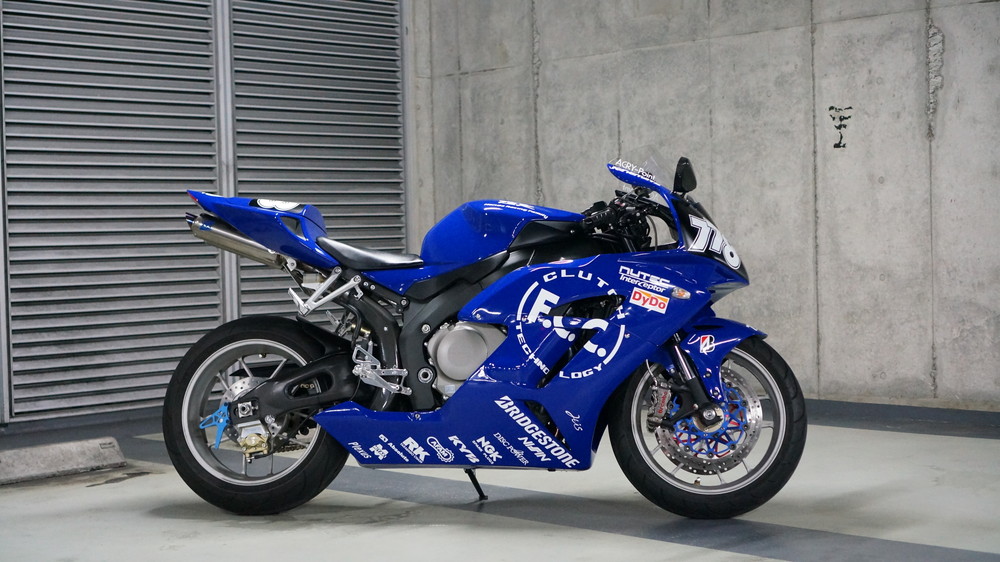 ホンダ CBR1000RR SC57 2004年式 バイク洗車 | Moto-Gallery