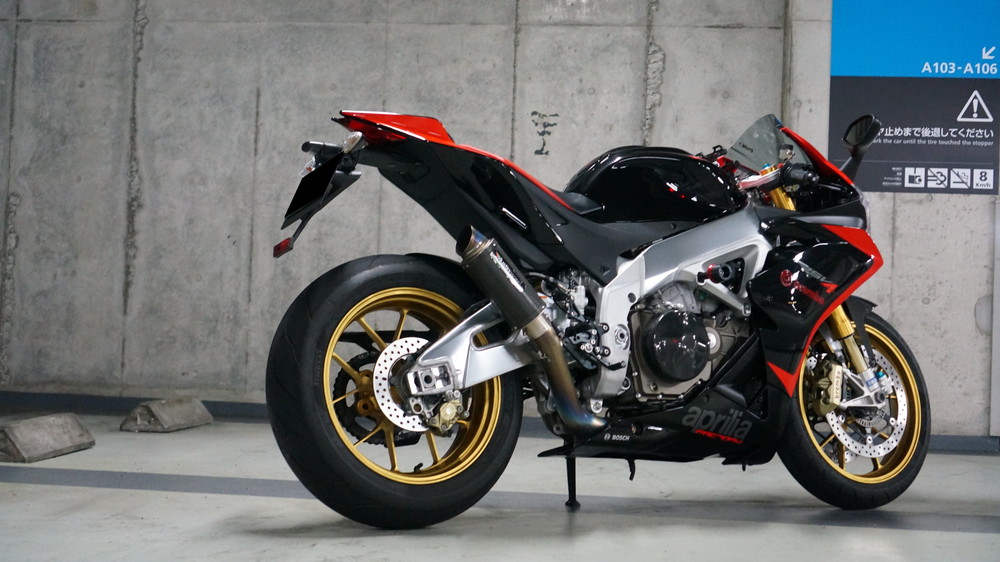 アプリリア RSV4 factory APRC バイク洗車 | Moto-Gallery