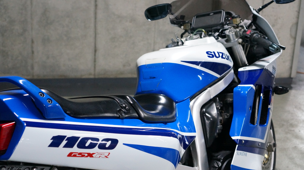 スズキ GSX-R1100 1991年式 バイク洗車 | Moto-Gallery