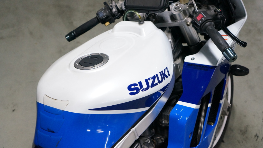 スズキ GSX-R1100 1991年式 バイク洗車 | Moto-Gallery