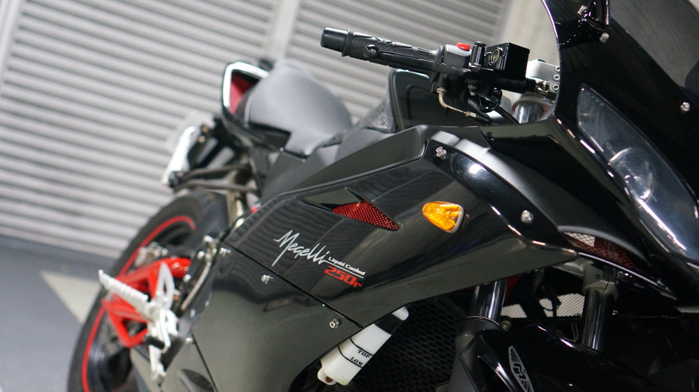メガリ250R | Moto-Gallery