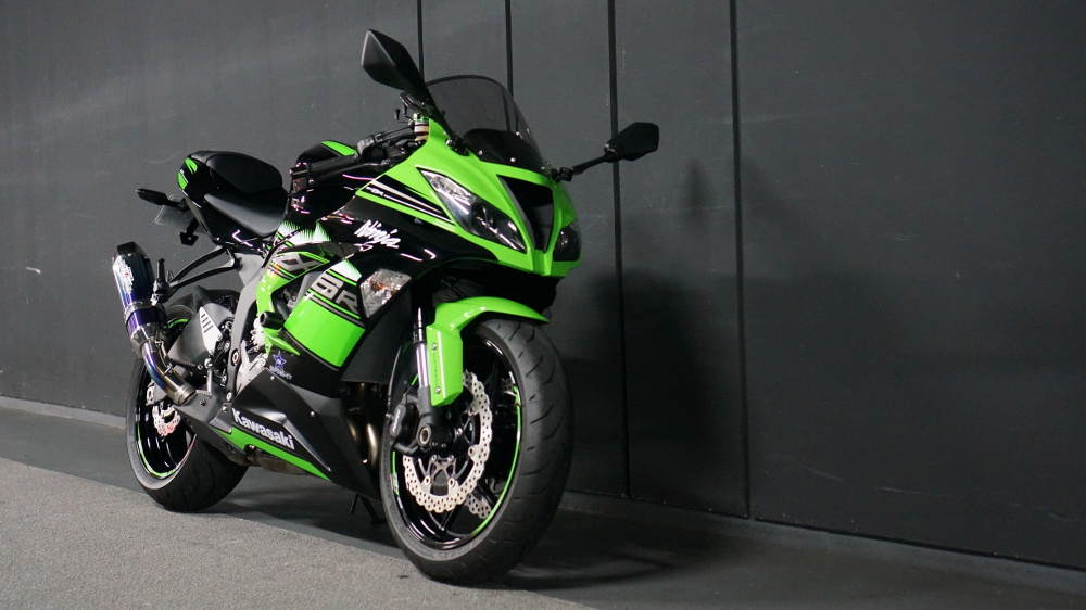 カワサキ ZX-6R KRT Edition 2016年式 バイク洗車 | Moto-Gallery