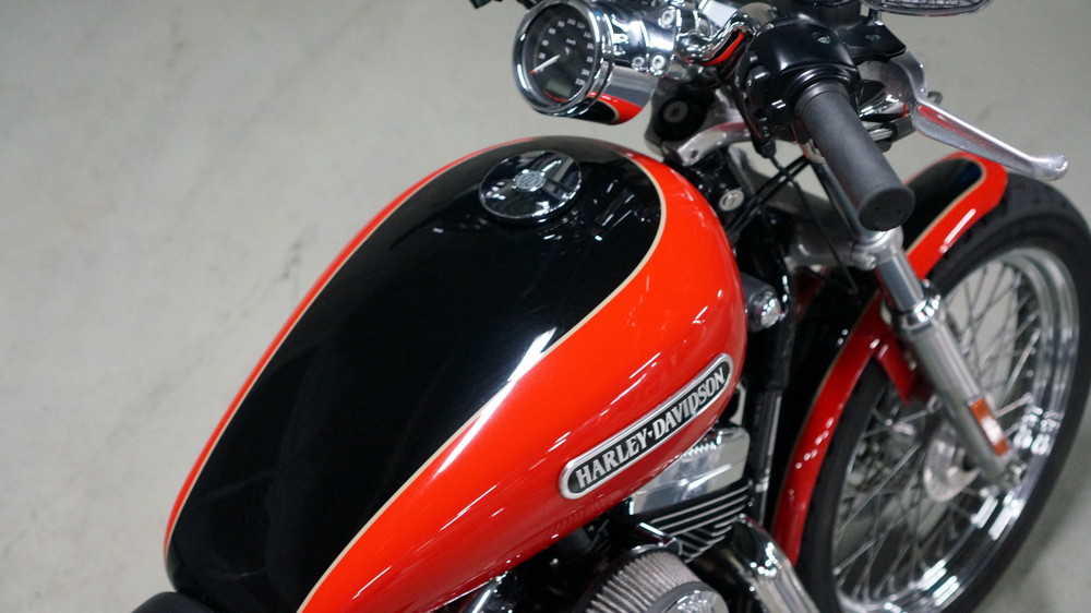 2010年式 スポーツスター XL883N 年式別モデルカタログ