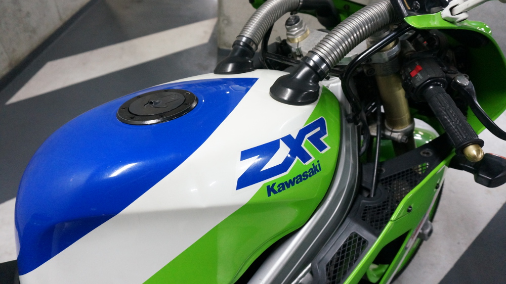 KAWASAKI　ZXR250　タンク KAWASAKI ZXR250☆燃料タンク ガソリンタンク☆ZX250C-001