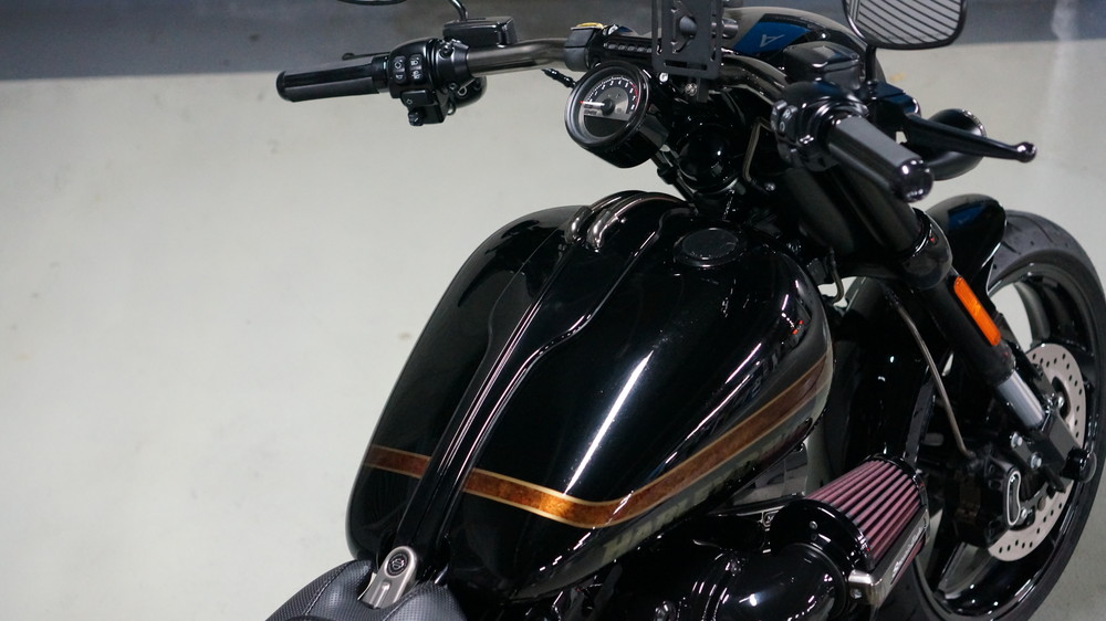 fxse CVO プロストーリーブレイクアウトタンク 2016年式 CVO FXSE 年式別モデルカタログ | バージンハーレー