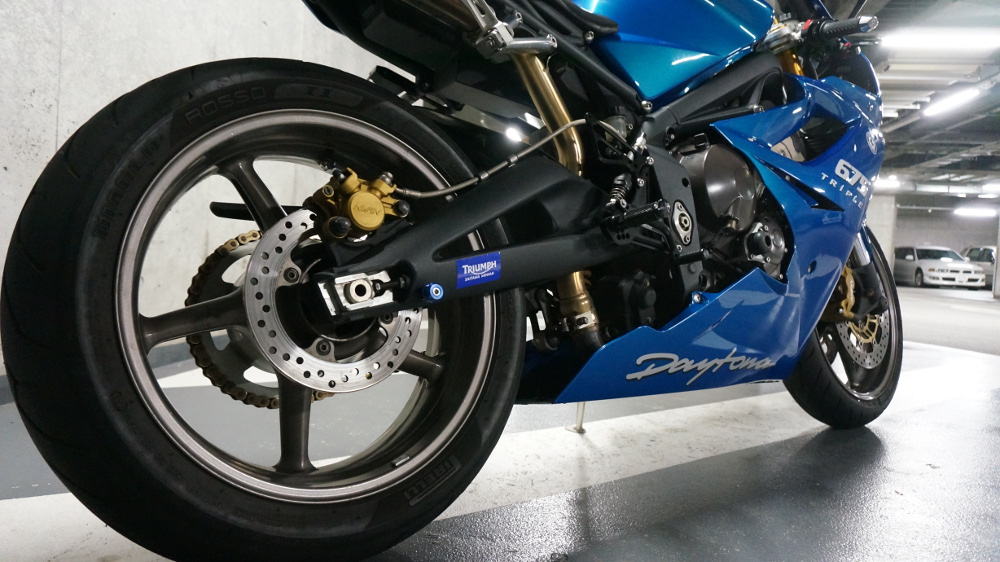 オートバイ ライセンスプレートホルダー ストリート用 トリプル765 R