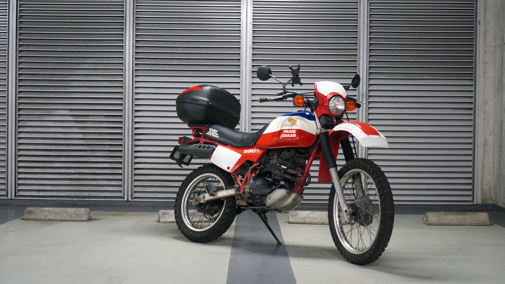 ホンダ XL250R パリ・ダカール バイク洗車 | Moto-Gallery