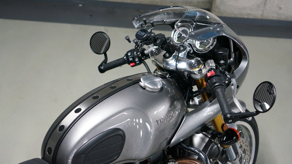 スラクストンR | Moto-Gallery