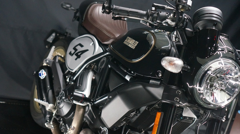 Ducati スクランブラー 純正 フューエル タンク です フューエルタンク ドゥカティ 恐らくスクランブラーカフェレーサー