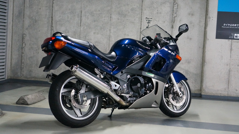カワサキ ZZR400 2006年式 バイク洗車 | Moto-Gallery