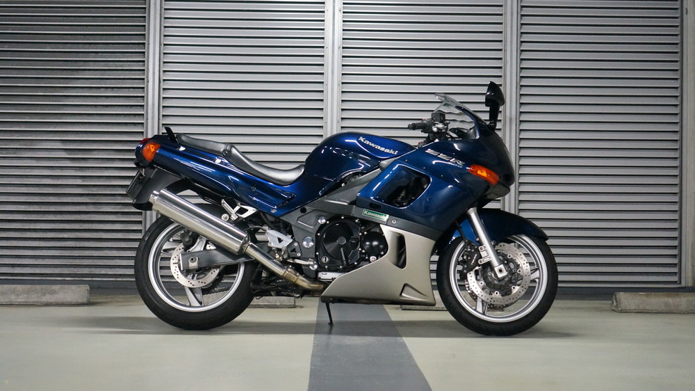 カワサキ ZZR400 2006年式 バイク洗車 | Moto-Gallery