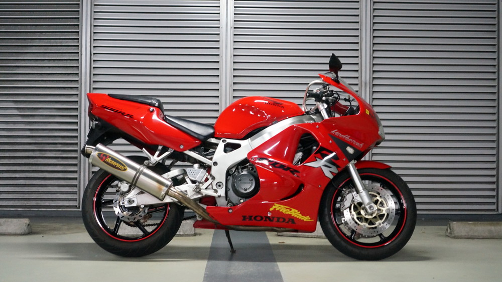 CBR900RR タンク 赤 ホンダ 純正  バイク 部品 SC44 穴あき無し ペイント素材に 修復素材に カスタム素材に 車検 Genuine:22157899