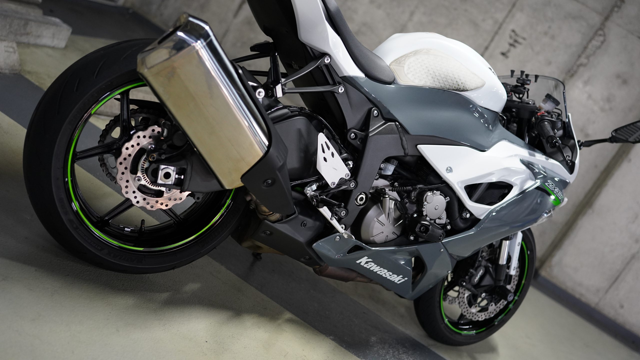 KAWASAKI ZX-6R『バイク洗車・コーティング専門店 MotoEsthe』| Moto 